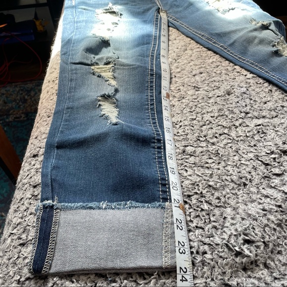 Distressed Denim jeans - Wallflower / Eclipse - Picture 9 of 10